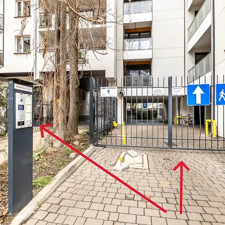 10w Free Private Parking * Wroclaw