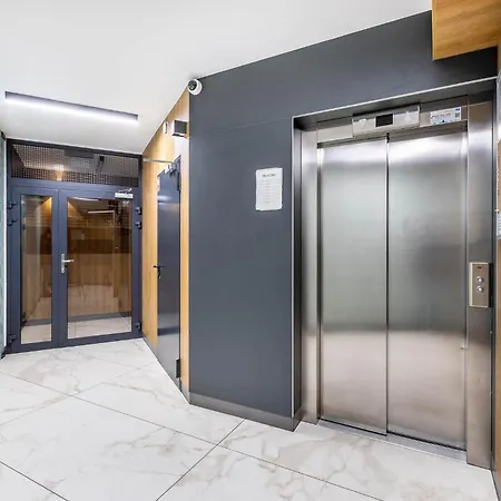 10w Free Private Parking Wroclaw