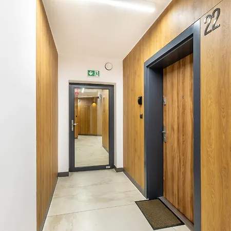 10w Free Private Parking Apartment