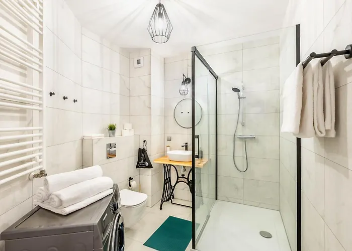 10w Free Private Parking *