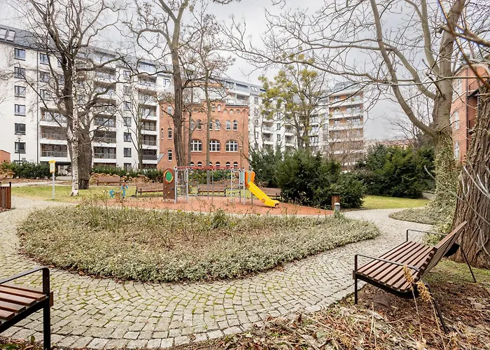 10w Free Private Parking Βρότσλαβ